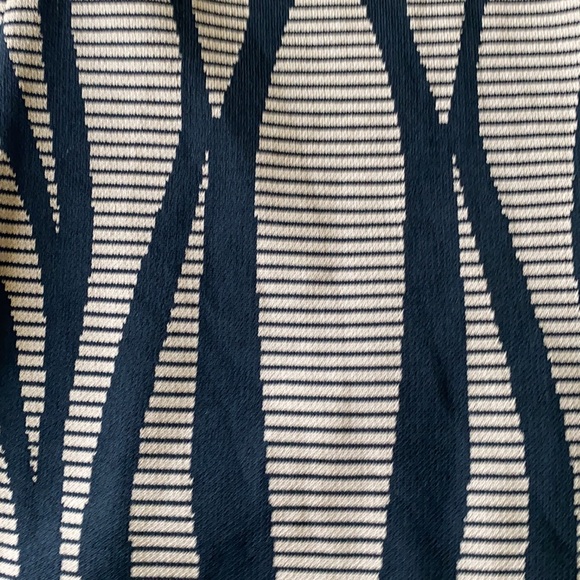 Pretty little thing dress - Picture 2 of 3